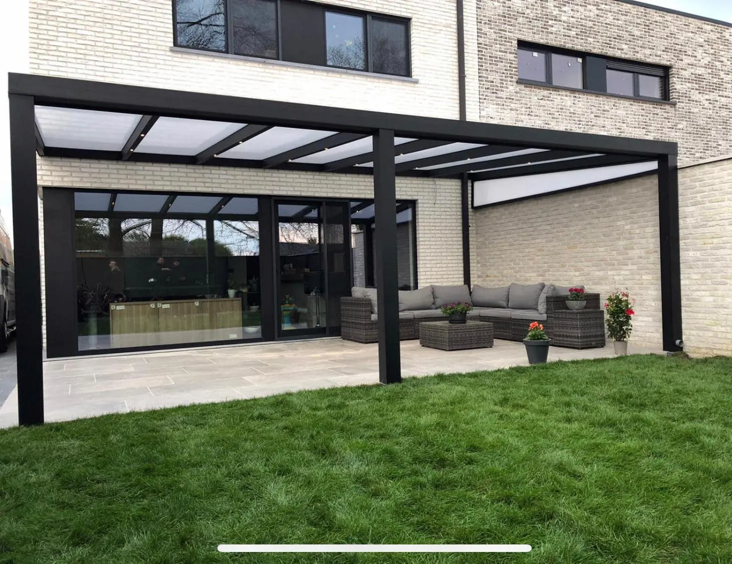 Pergola bioclimatique sur mesure en province de Luxembourg, Belgique - photo 4